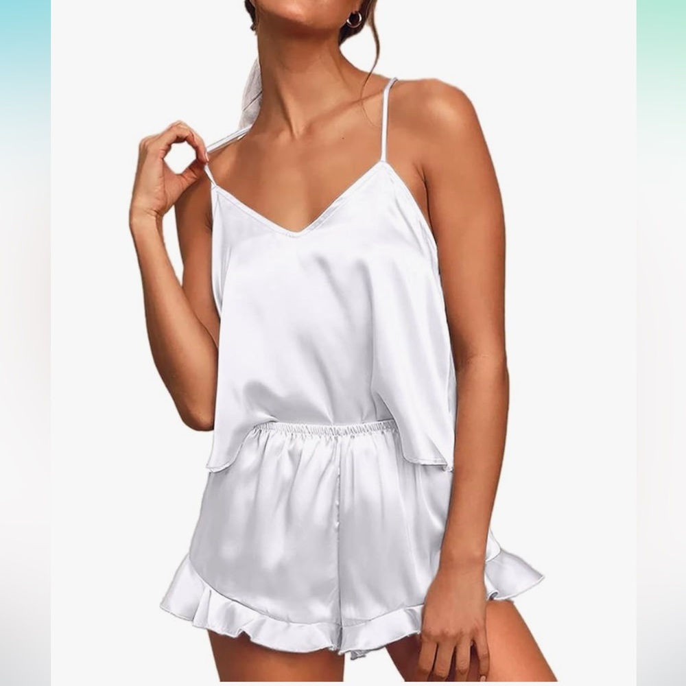 Women’s‎ Satin Ruffle Pajama Set - White